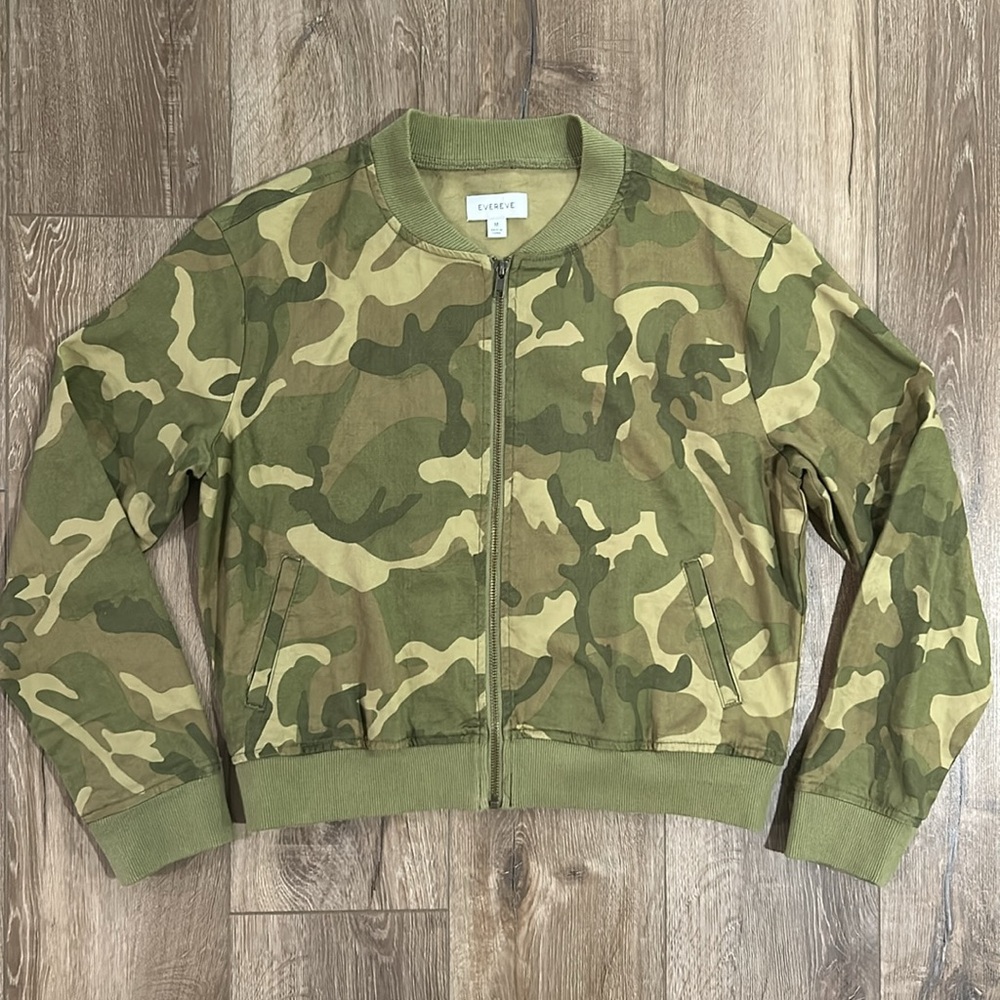 NWOT - EVEREVE Linen & Lyocell Blend Bomber Jacket in Camo
